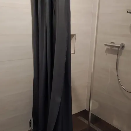 Blekit Privatunterkunft